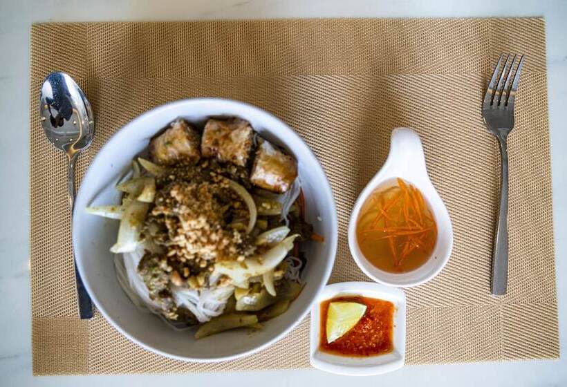 St Hotel Wattay Airport