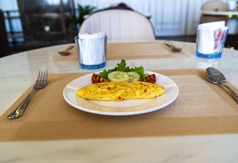 St Hotel Wattay Airport