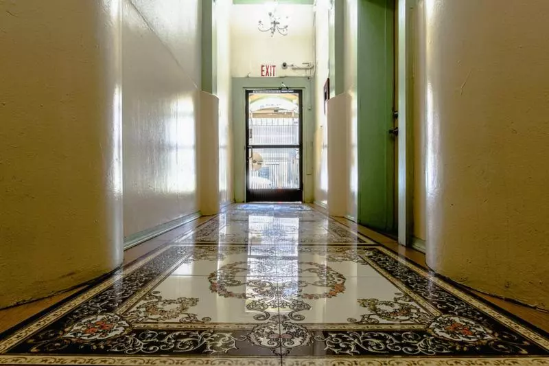 הוסטל Elite Inn