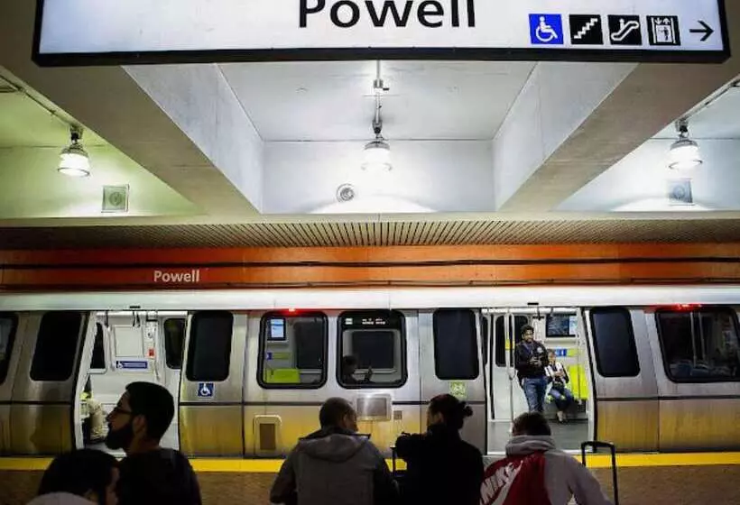 הוסטל Elite Inn