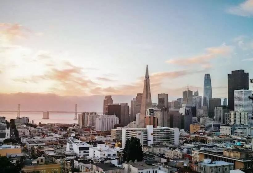 הוסטל Elite Inn