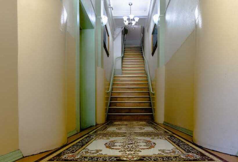 فندق صغير Elite Inn