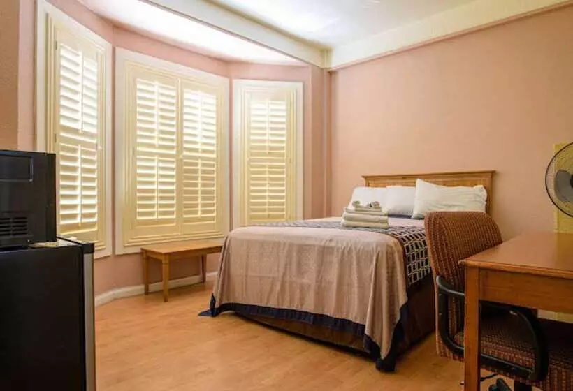 הוסטל Elite Inn