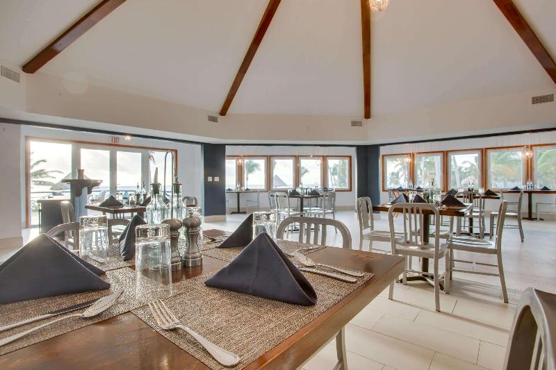 Costa Blu Beach Resort, Trademark Collection By Wyndham