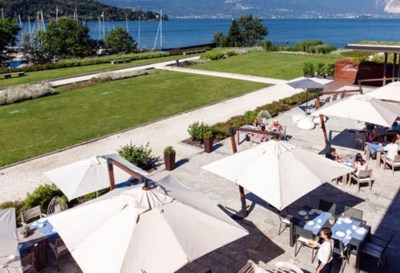 ホテル De Charme Laveno