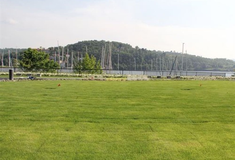 ホテル De Charme Laveno