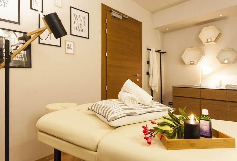 ホテル De Charme Laveno