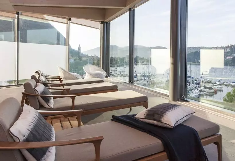 ホテル De Charme Laveno