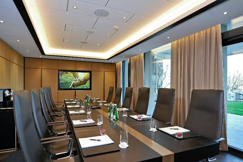 هتل FIVE Zurich - Luxury City Resort