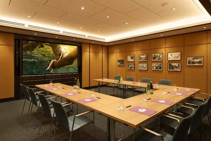 هتل FIVE Zurich - Luxury City Resort