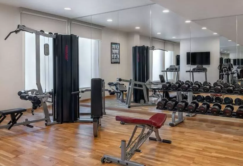 ホテル Ibis Styles Dragon Mart Dubai
