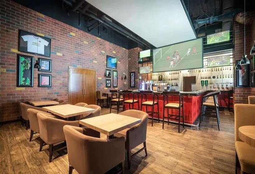 ホテル Ibis Styles Dragon Mart Dubai