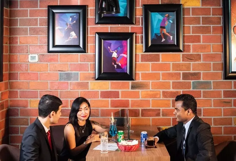 ホテル Ibis Styles Dragon Mart Dubai