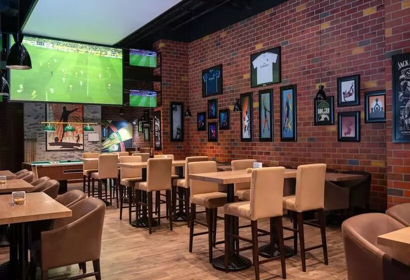 ホテル Ibis Styles Dragon Mart Dubai