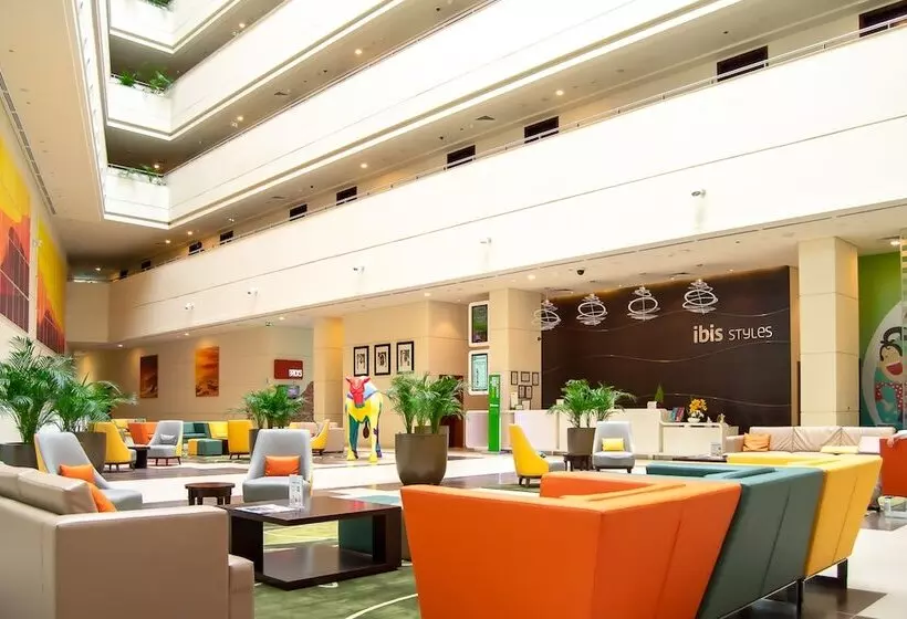 ホテル Ibis Styles Dragon Mart Dubai