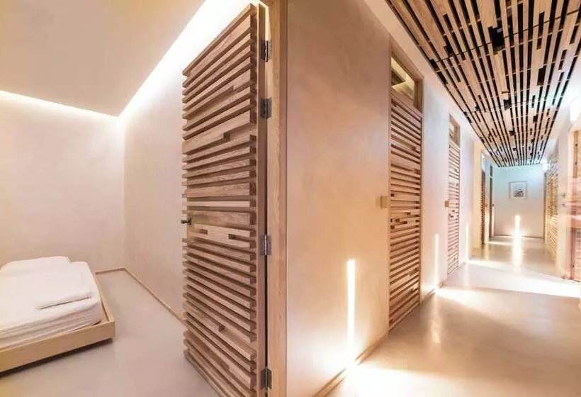 ホテル Ibis Styles Dragon Mart Dubai