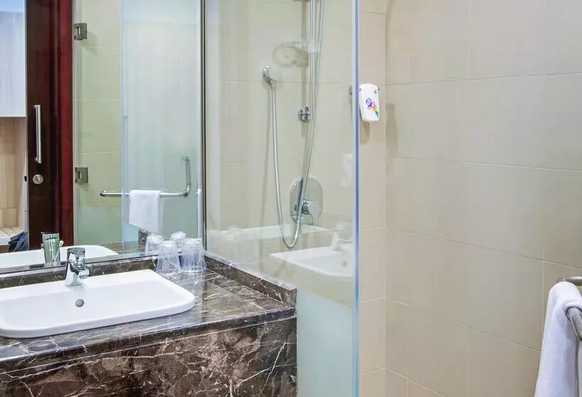 ホテル Ibis Styles Dragon Mart Dubai