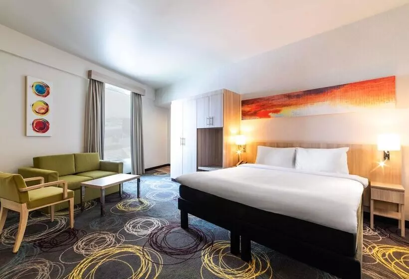 ホテル Ibis Styles Dragon Mart Dubai