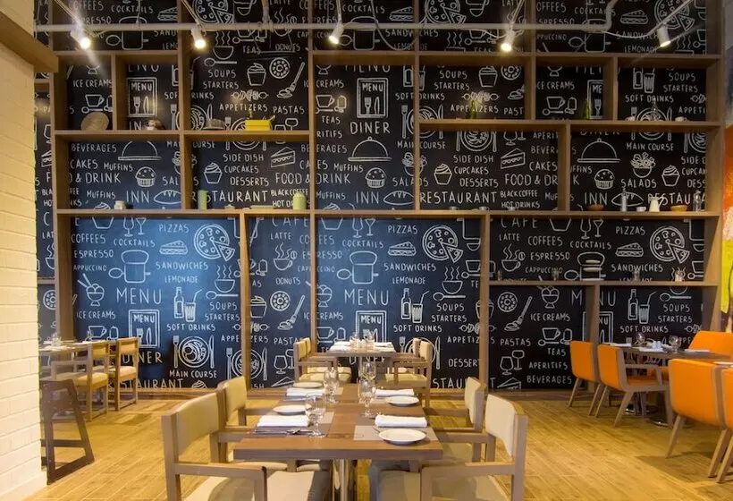 ホテル Ibis Styles Dragon Mart Dubai