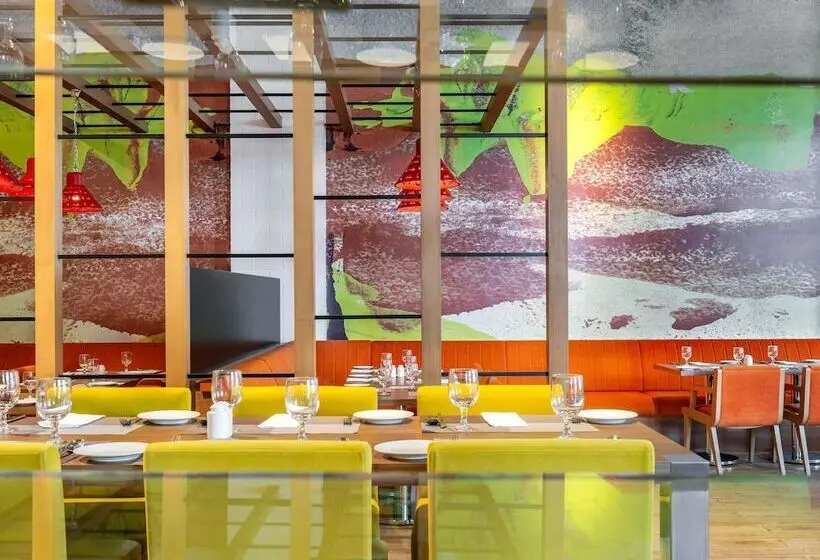 ホテル Ibis Styles Dragon Mart Dubai