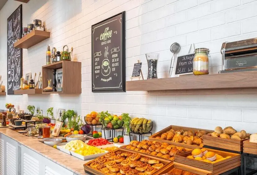 ホテル Ibis Styles Dragon Mart Dubai