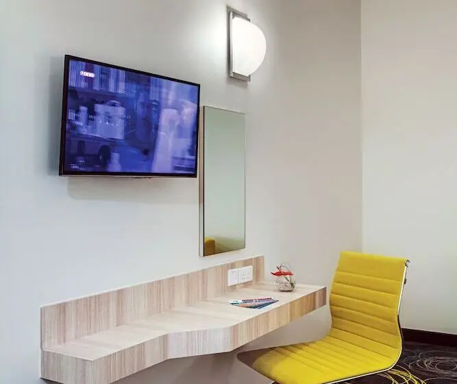ホテル Ibis Styles Dragon Mart Dubai