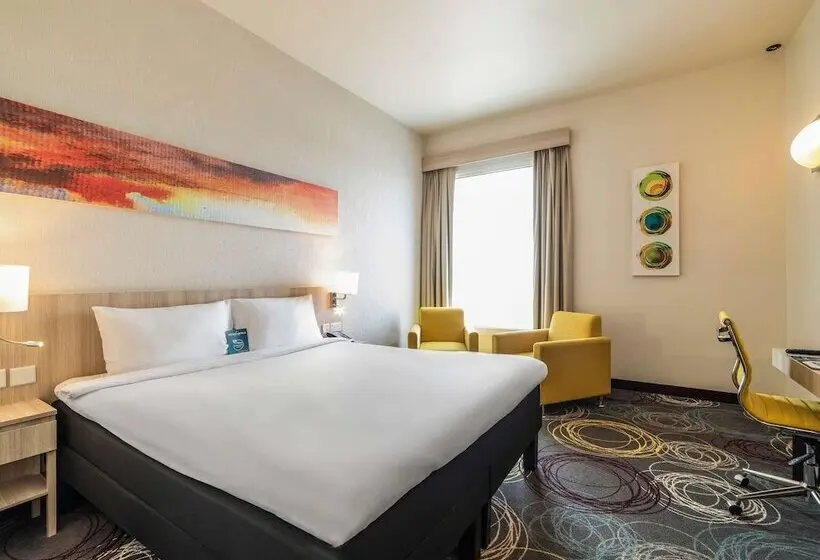 ホテル Ibis Styles Dragon Mart Dubai