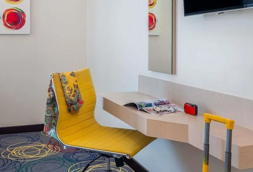 ホテル Ibis Styles Dragon Mart Dubai