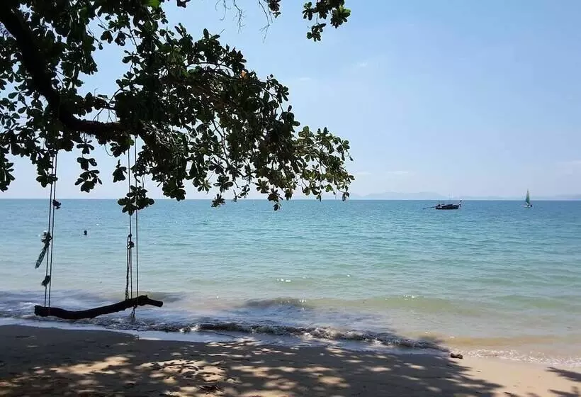 هتل Isle Beach Resort