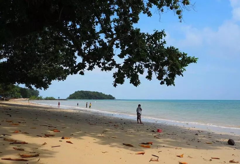 هتل Isle Beach Resort