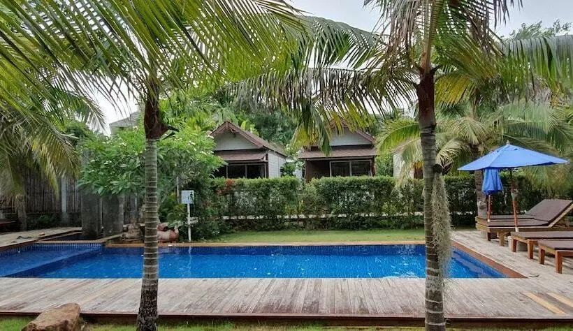 هتل Isle Beach Resort