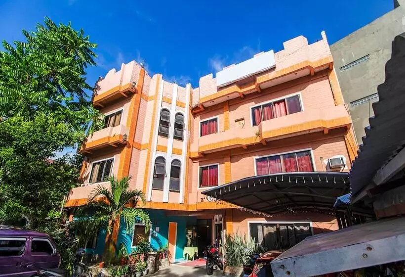 Hotelli La Maria Pension And Tourist Inn