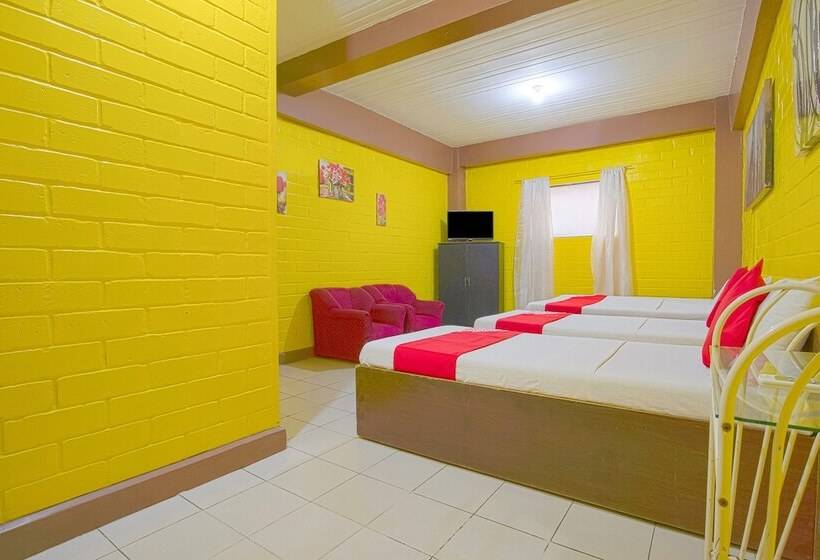 בית מלון כפרי La Maria Pension And Tourist Inn