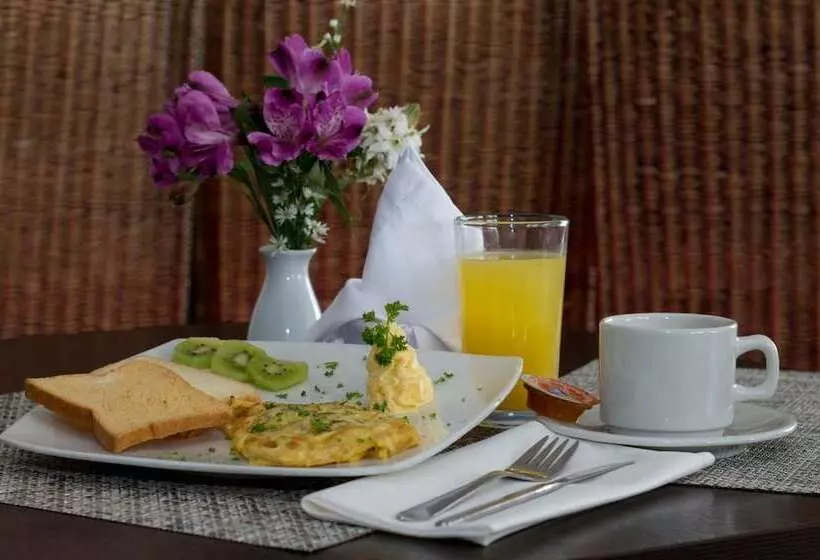 هتل Plazuela Real