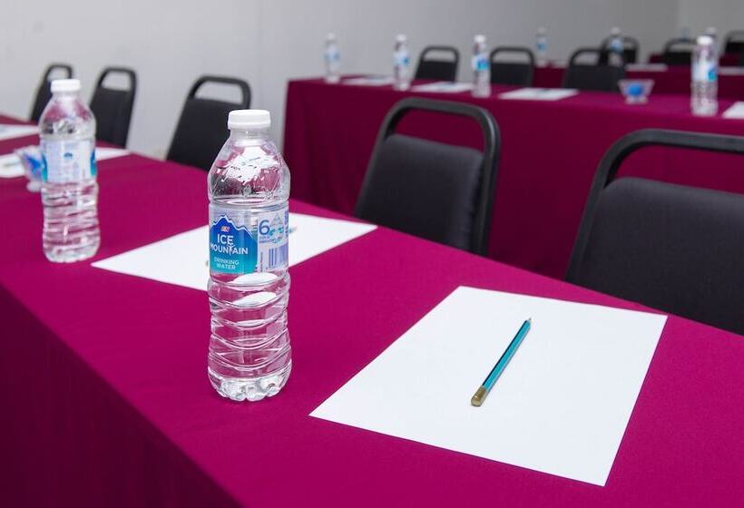 هتل Riverra Inn Langkawi