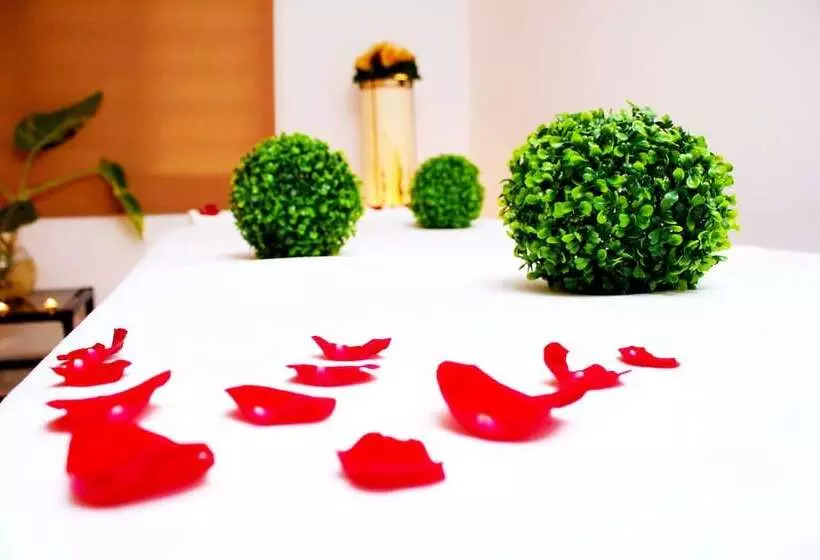 فندق Spa Taninul