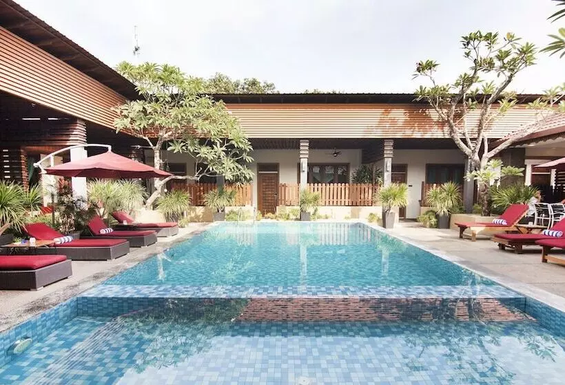 호텔 Palette Telaga Terrace Boutique Resort