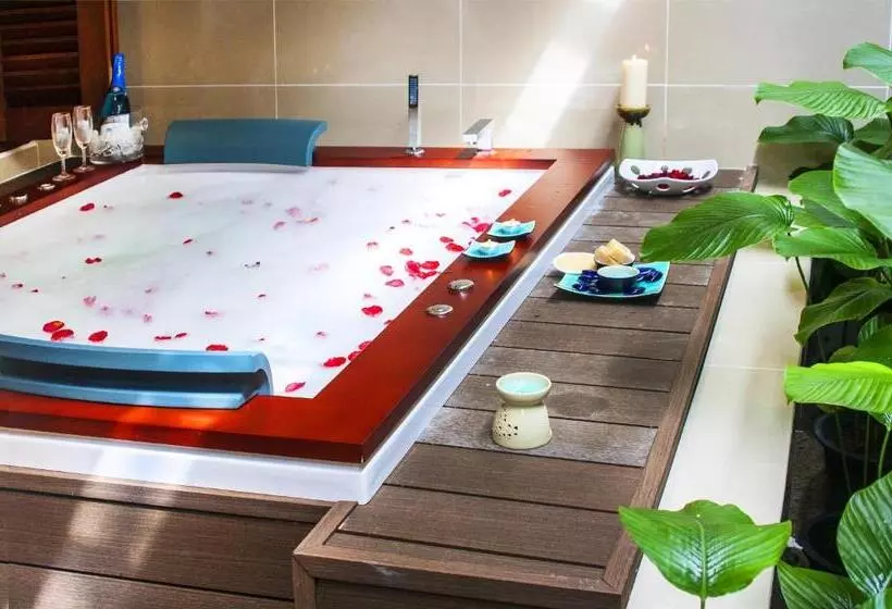 호텔 Palette Telaga Terrace Boutique Resort