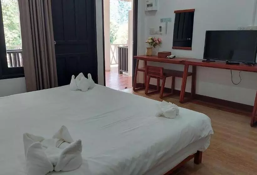 Отель Vang Vieng Eco Lodge