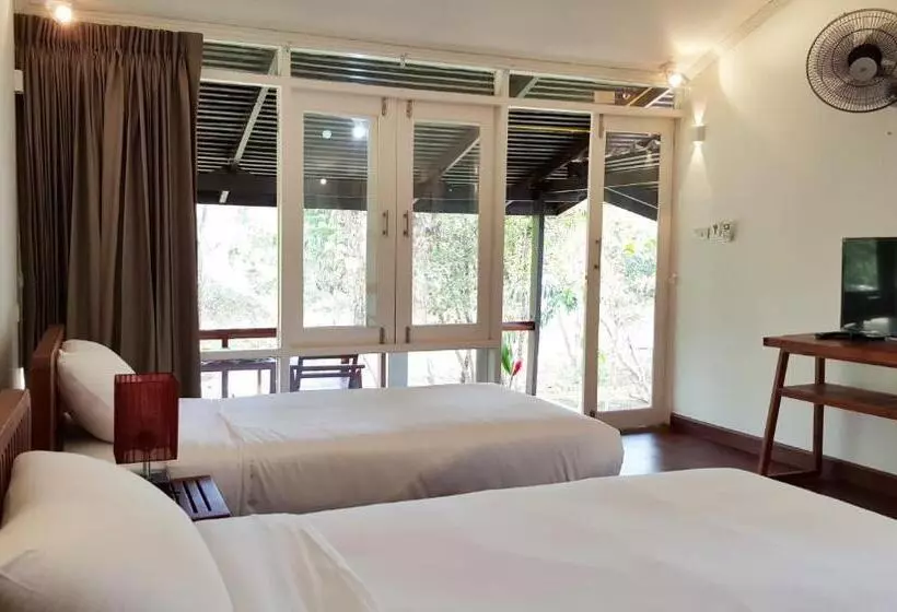 Отель Vang Vieng Eco Lodge