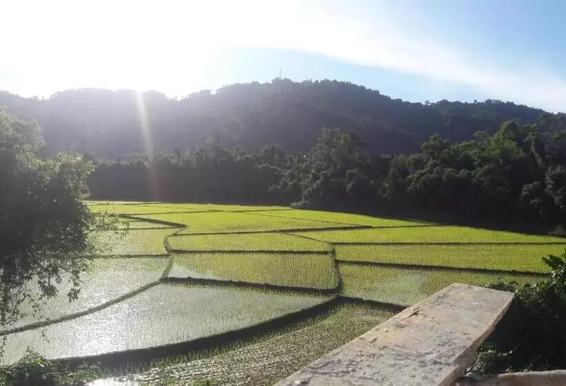 Отель Vang Vieng Eco Lodge