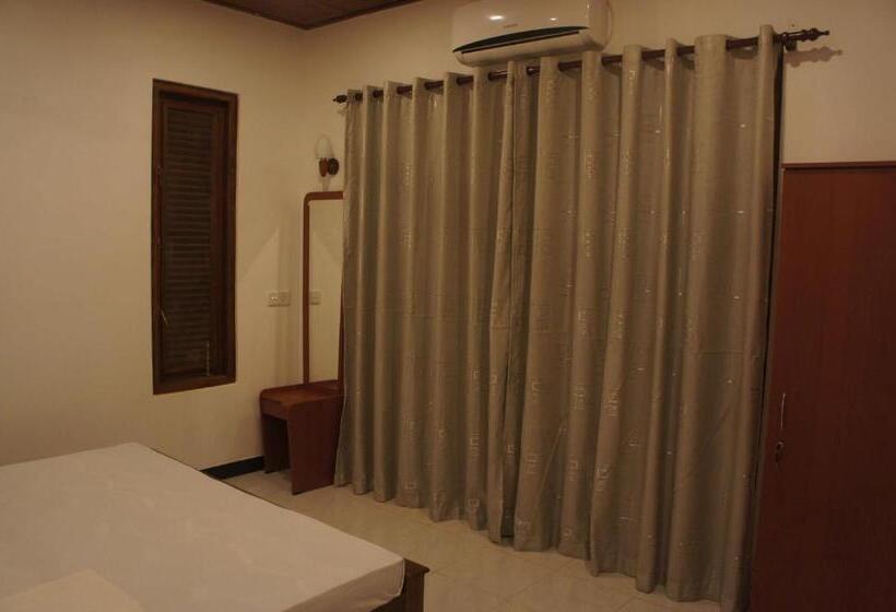 Пансион Sam's Guest House