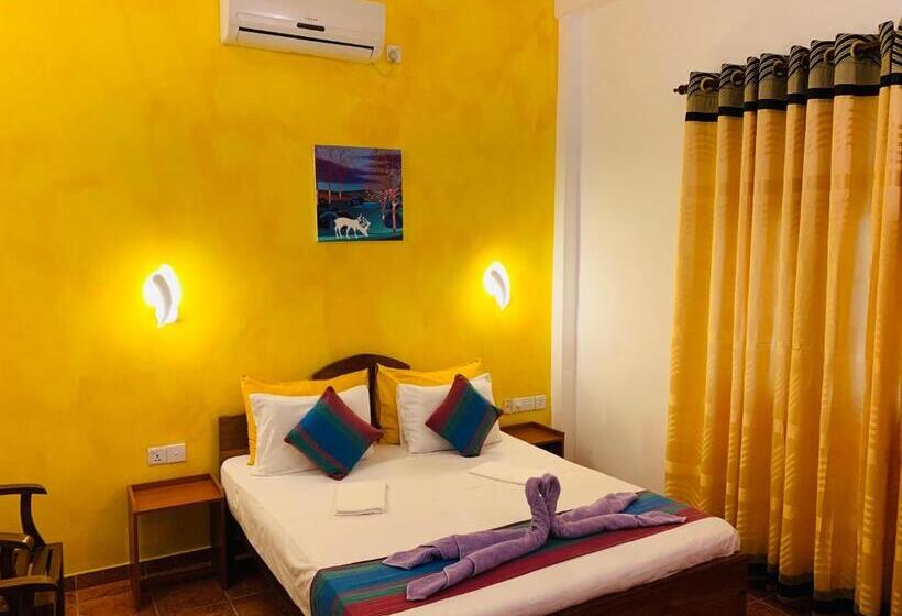 Пансион Sam's Guest House