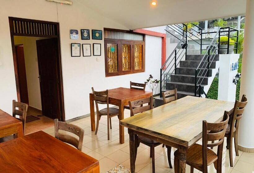 Пансион Sam's Guest House