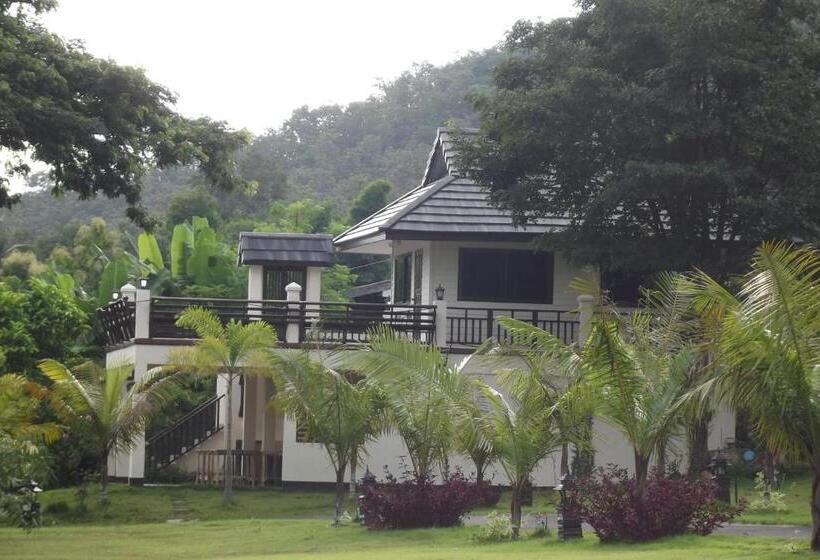 אתר נופש Papai Country Lodge Sha