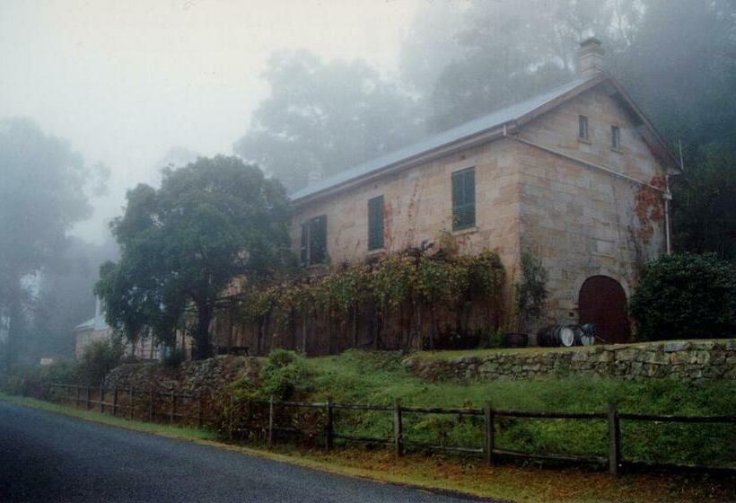 Tizzana Winery Bed And Breakfast