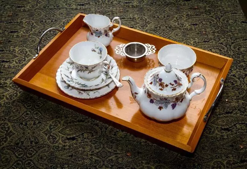 Tizzana Winery Bed And Breakfast