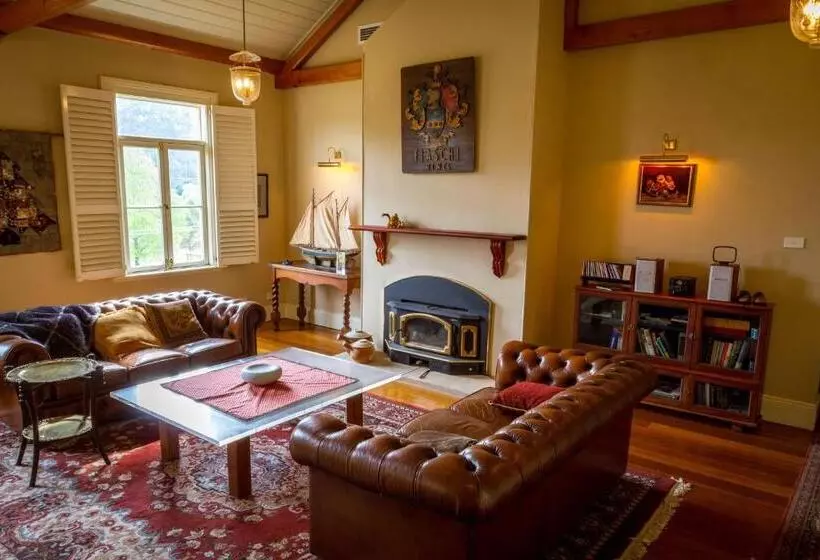 Tizzana Winery Bed And Breakfast