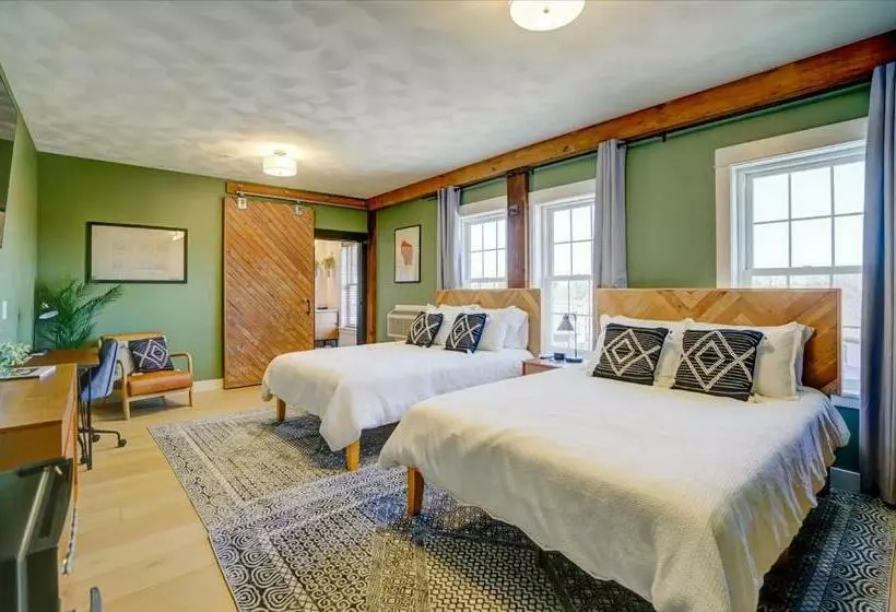 ユースホステル 204   Double Queen