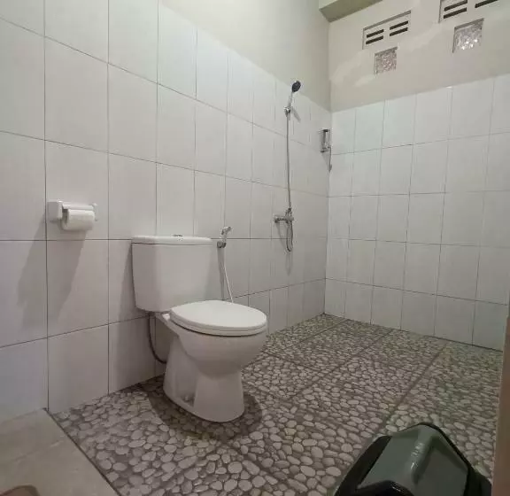 Retkeilymaja Made Oka Budget Room